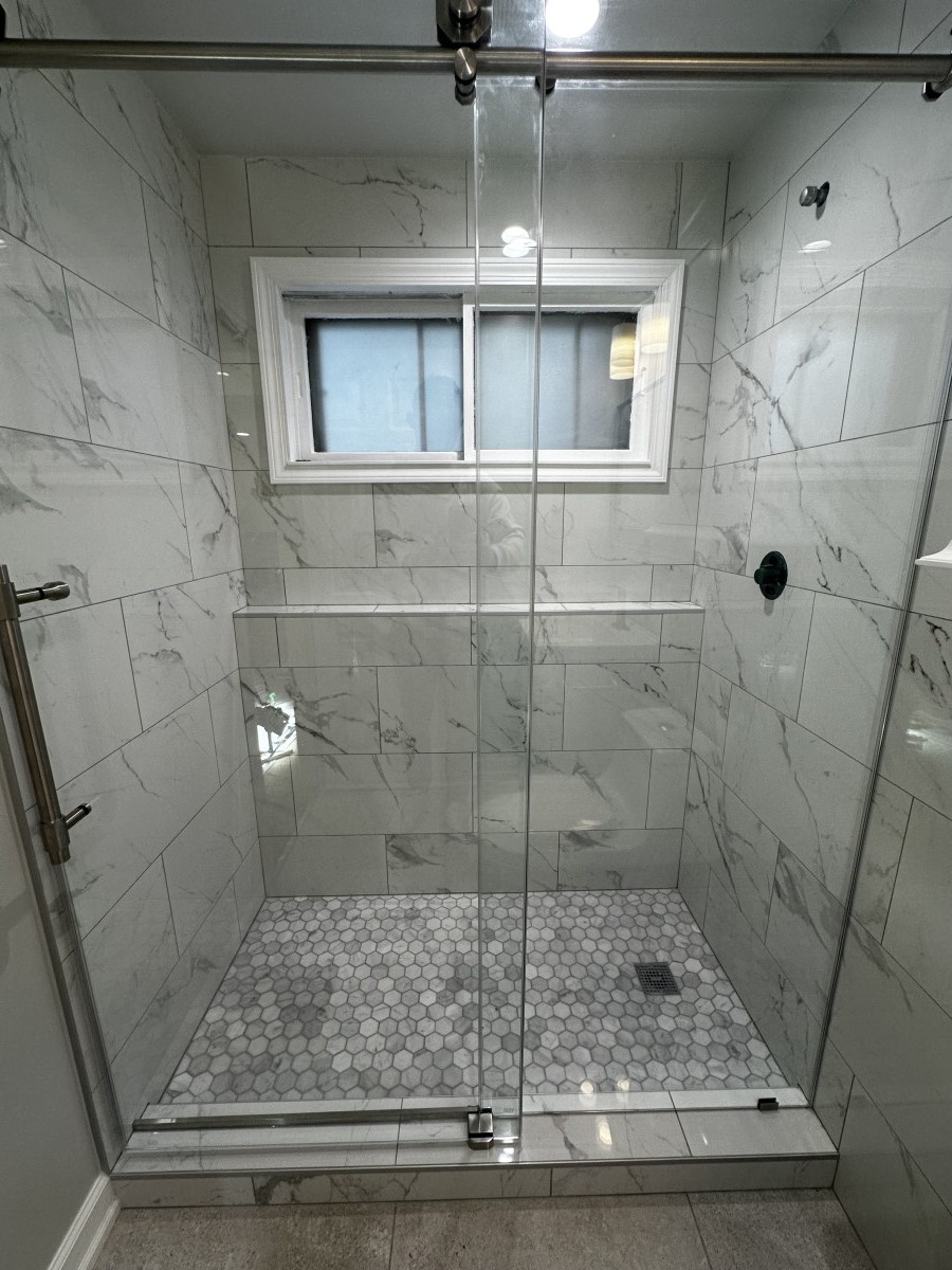 Sleek and Timeless Bathroom Design