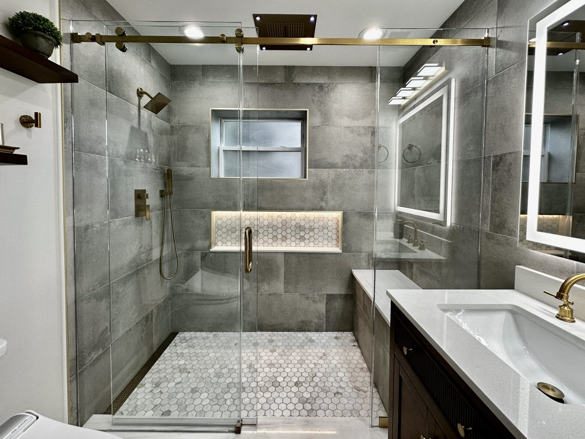 Bold Elegance: A Luxury Bathroom Remodeling Showcase