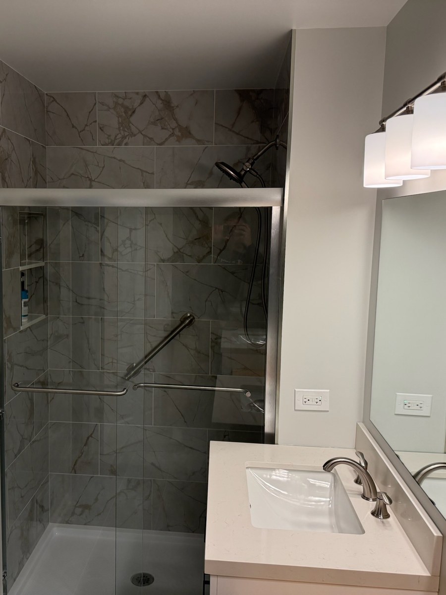 Curbless Showers and Wet Rooms: What It Takes in a Chicago Suburban Home